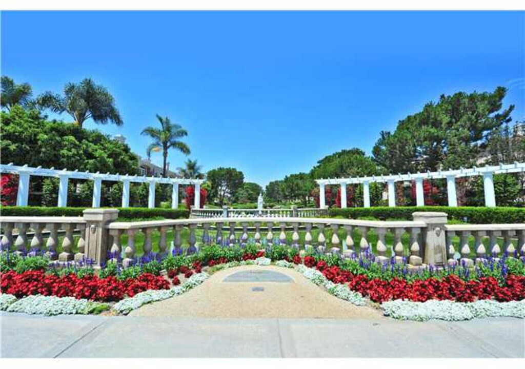 University City House | 1 Bedroom 1 Bathroom Townhouse in UC San Diego / Renaissance La Jolla