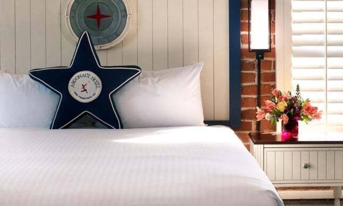 Fisherman's Wharf Hotel | 1-Bedroom Suite at a 4.5⭐️ Hotel