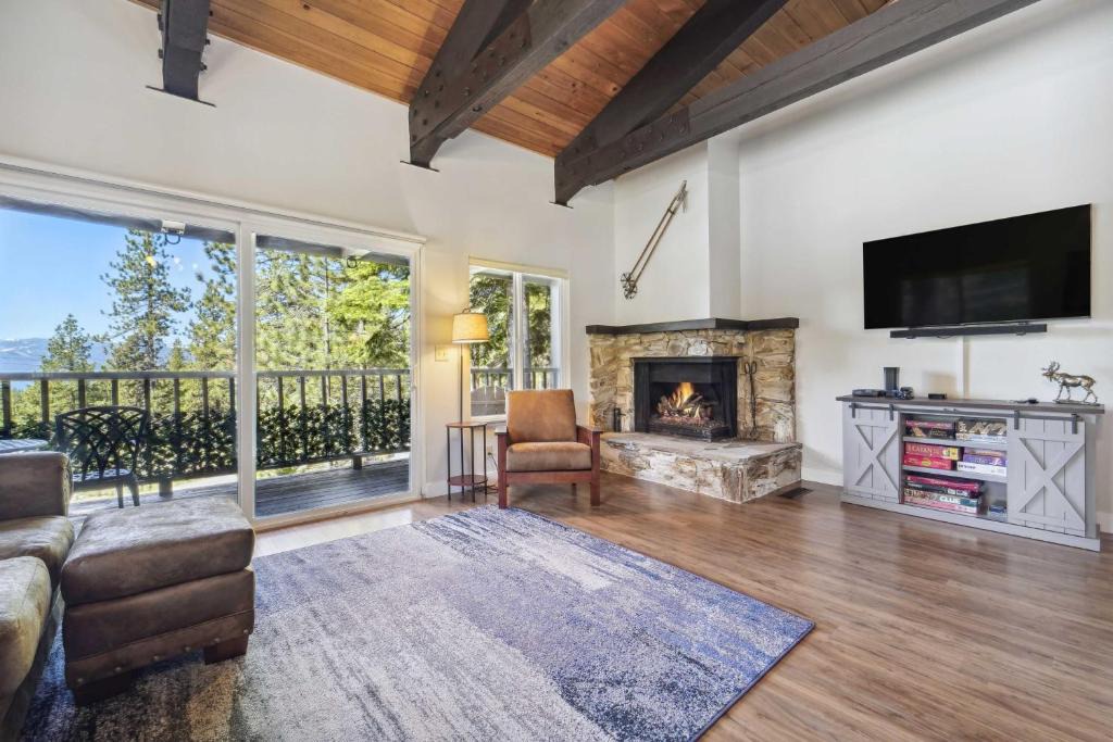 Dollar Point Apartment | 10 Mi to Palisades Tahoe! Condo with Game Room