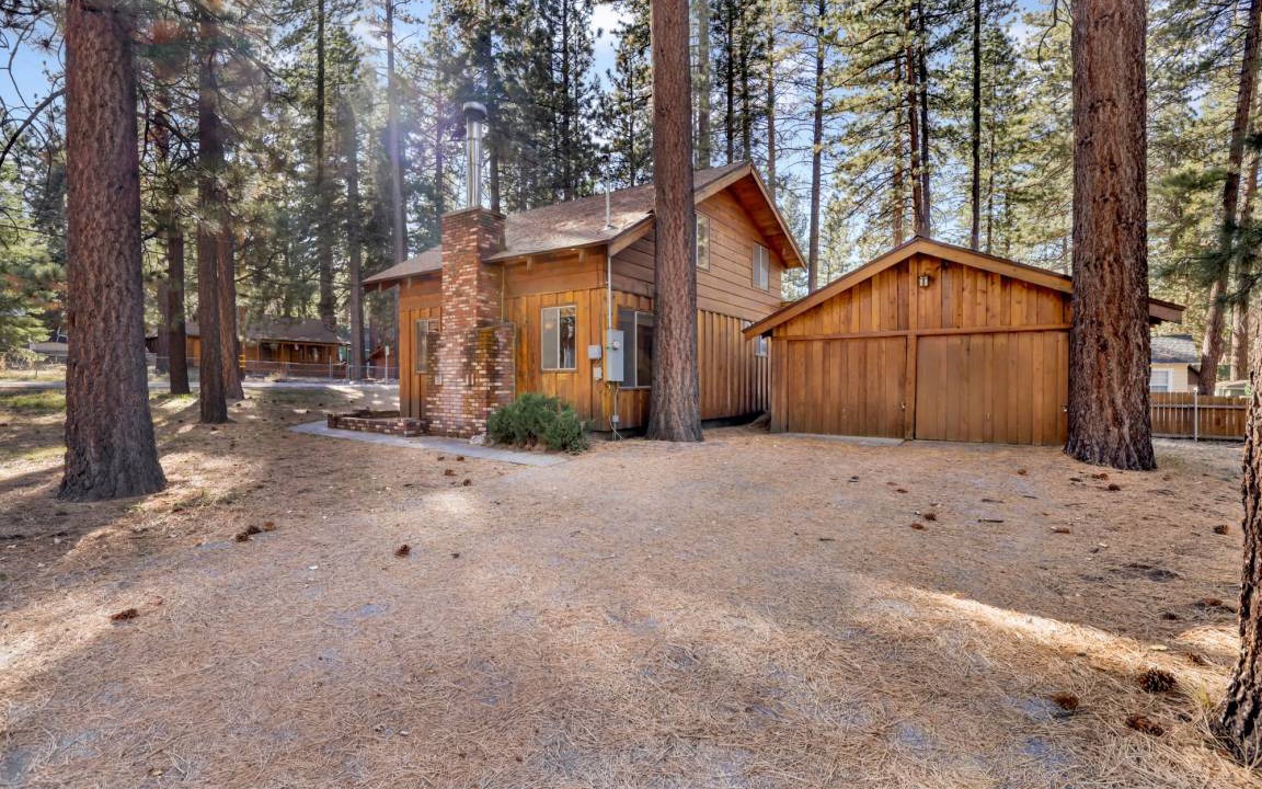 Big Bear Lake Cabin | 100 m² Cabin ∙ 3 bedrooms ∙ 5 guests