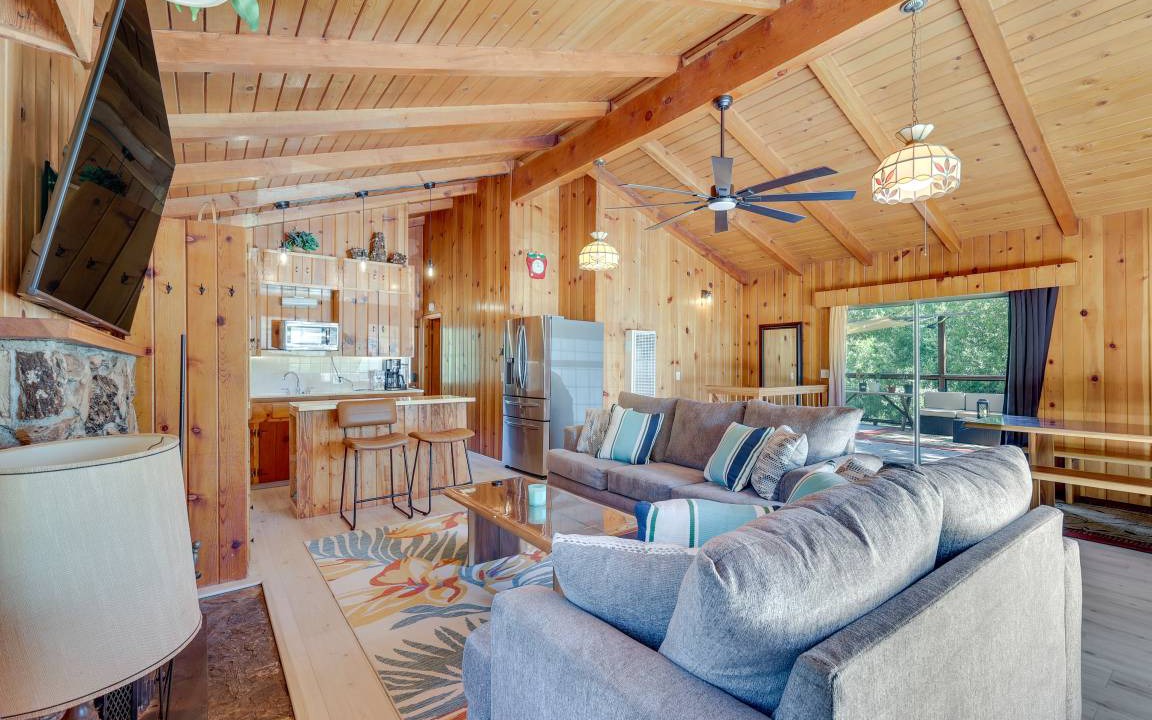 Oakhurst House | 103 m² House ∙ 2 bedrooms ∙ 7 guests