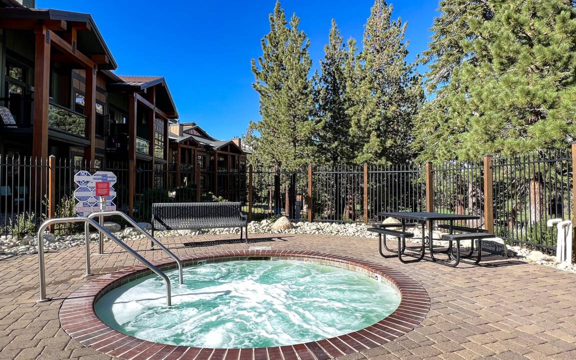Mammoth Lakes Condo | 107 m² Condo ∙ 2 bedrooms ∙ 4 guests
