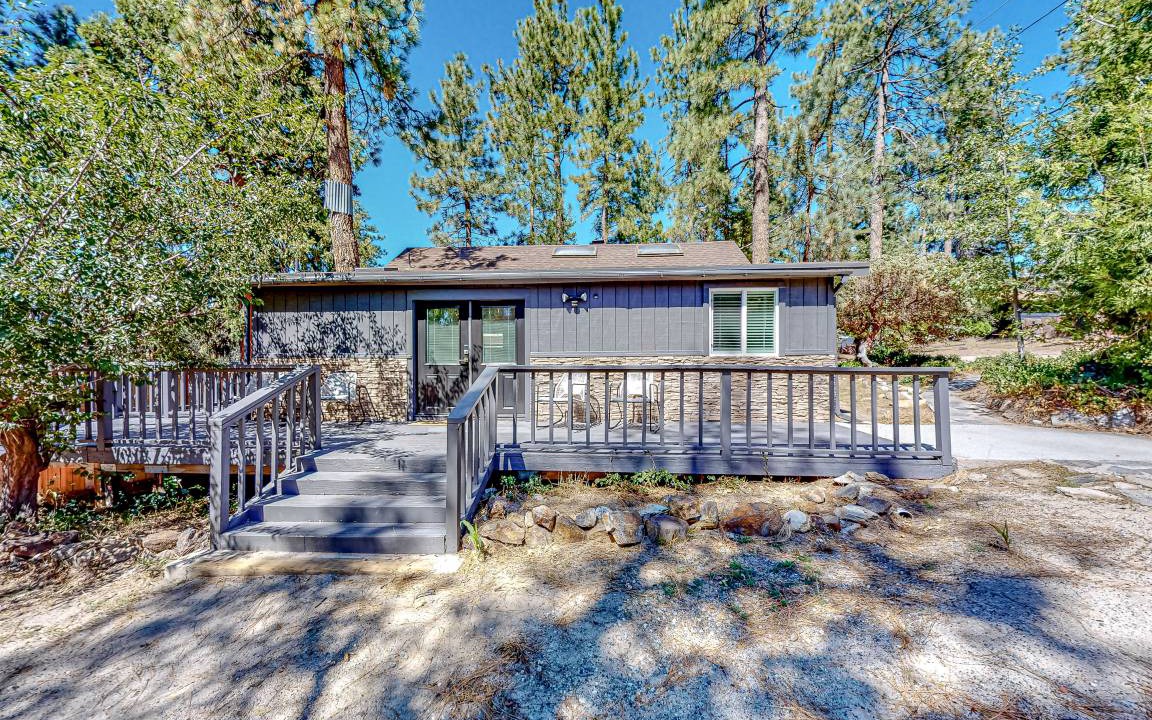 Idyllwild Cabin | 120 m² Cabin ∙ 2 bedrooms ∙ 6 guests