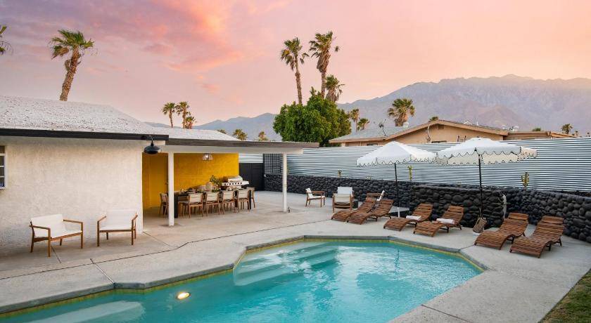 Desert Park Estates House | 126 m² House ∙ 4 bedrooms ∙ 8 guests