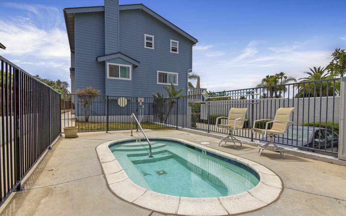 Carlsbad House | 131 m² House ∙ 2 bedrooms ∙ 6 guests