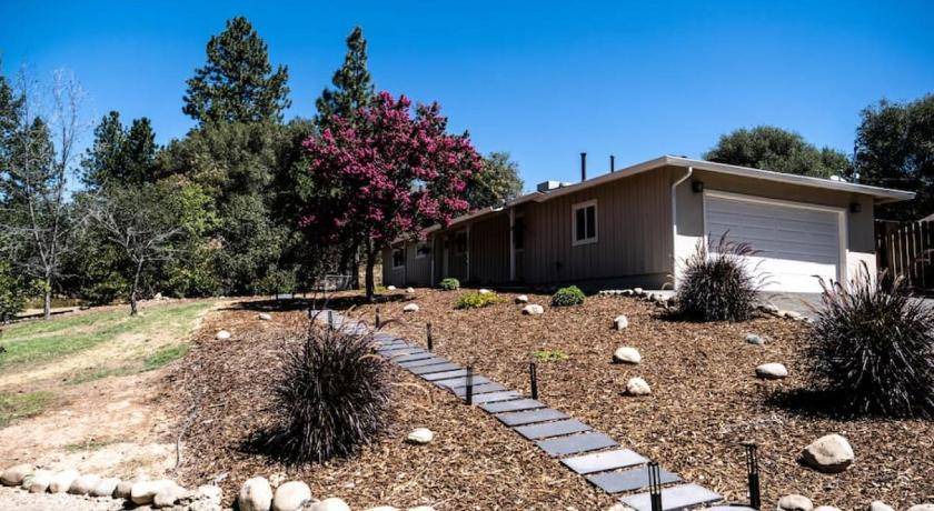 Diamond Springs House | 132 m² House ∙ 3 bedrooms ∙ 6 guests