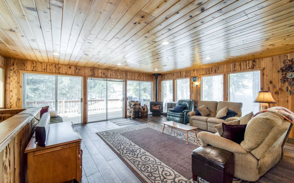 Big Creek Cabin | 139 m² Cabin ∙ 3 bedrooms ∙ 12 guests
