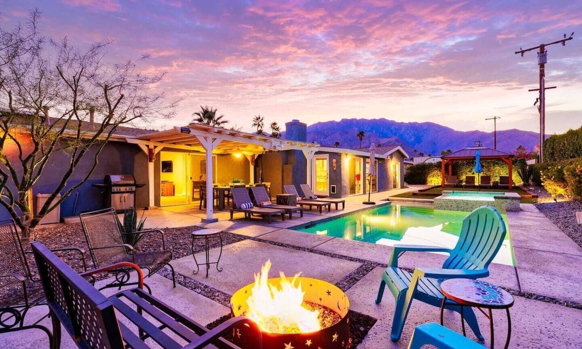 Desert Park Estates House | 15% Off Sept! Family Fun, W/Pool, Hot Tub, FirePit