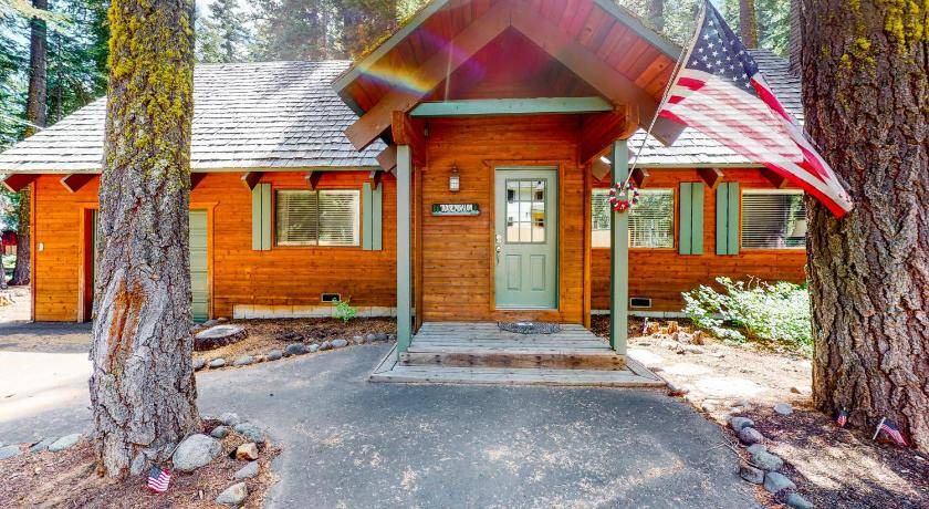 Tahoe Pines House | 152 m² House ∙ 4 bedrooms ∙ 10 guests