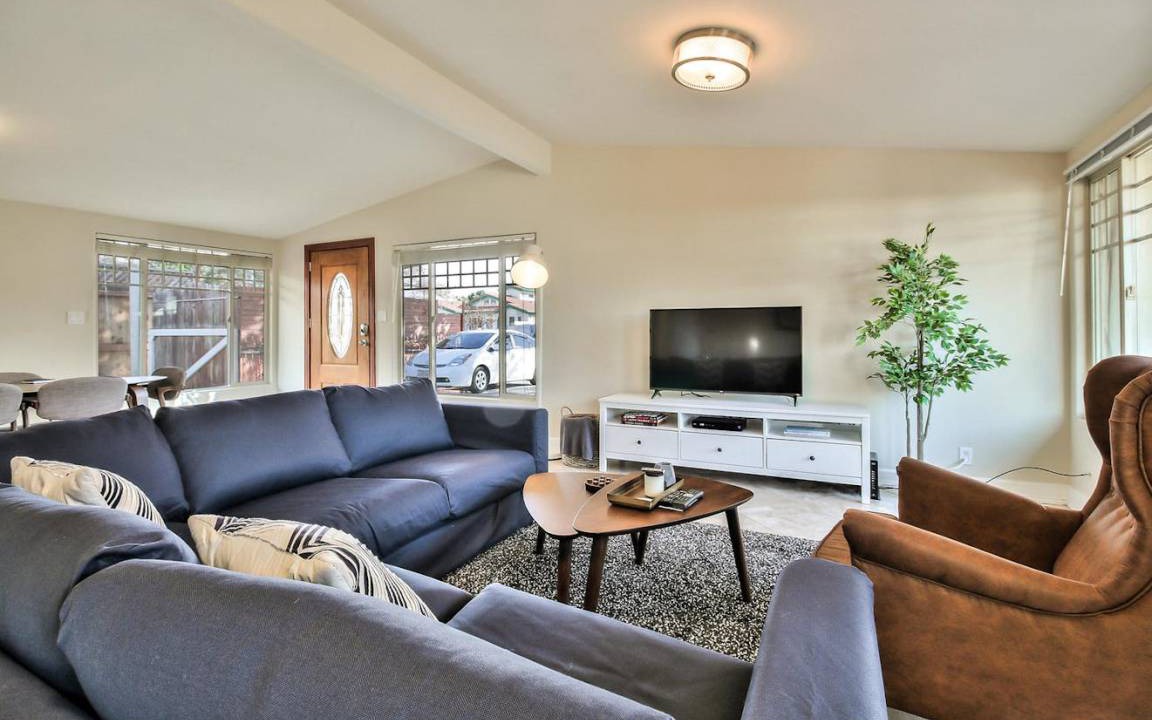 Sunnyvale House | 175 m² House ∙ 5 bedrooms ∙ 10 guests