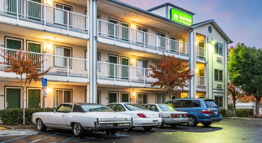 Rancho Cordova Hotel | 18 m² Hotel ∙ 4 guests