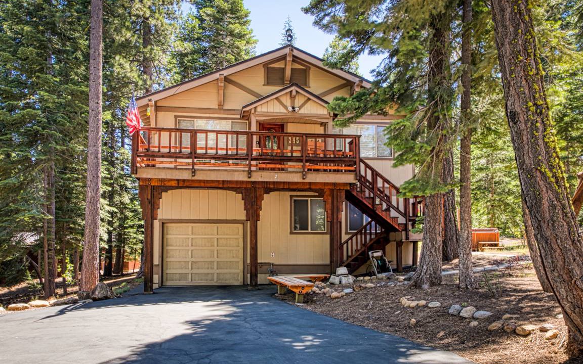 Tahoe Woods House | 182 m² House ∙ 3 bedrooms ∙ 8 guests