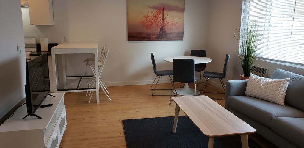West Los Angeles Apartment | ☀️1BR/1BA + Office Luxury Apartment in Sawtelle by Just Bring Your Toothbrush☀️