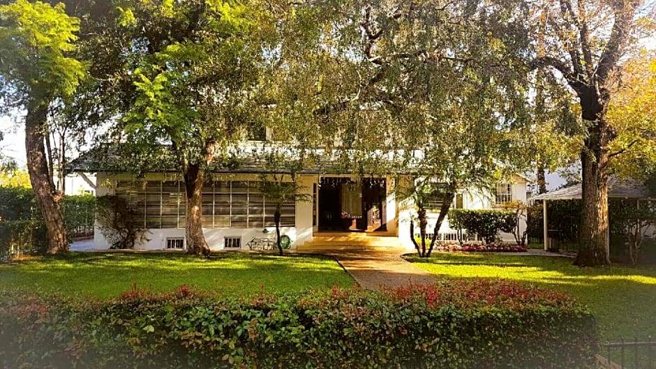Hollywood Hotel | 2-Star Hotel ∙ Orange Drive Hostel