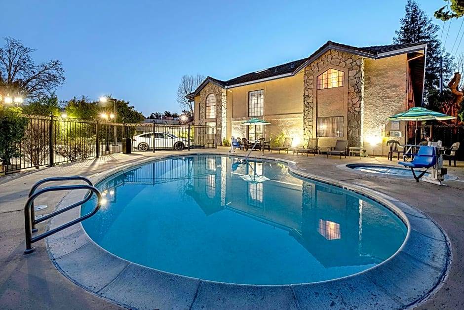 South San Jose Hotel | 2-Star Hotel ∙ Clarion Inn Silicon Valley