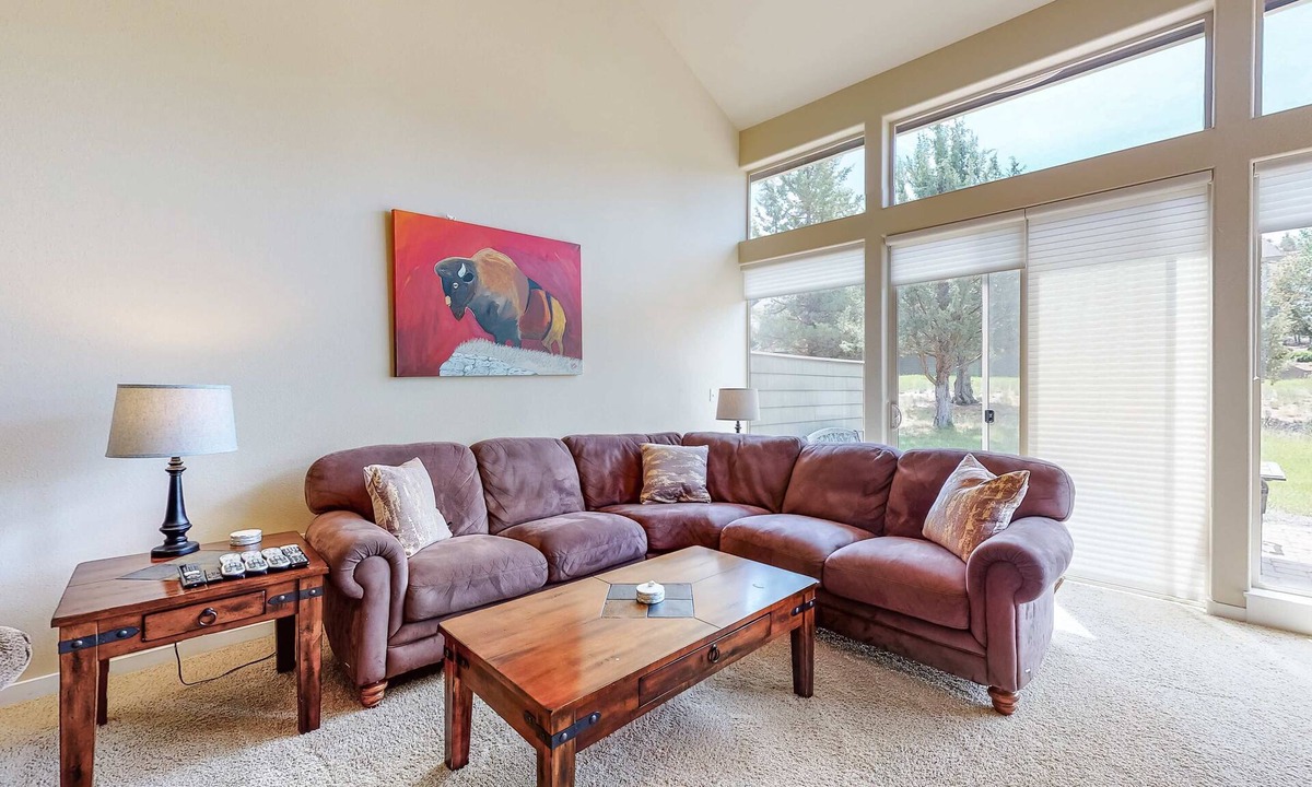 Redmond Condo | 2-Story Home withPatio, Gas Grill, Gas Fireplace, Free WiFi, Shared Pools, Hot Tub