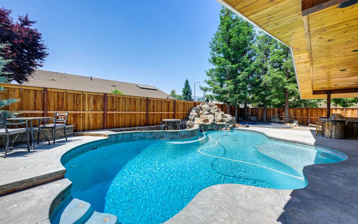 Visalia House | 274 m² House ∙ 4 bedrooms ∙ 11 guests