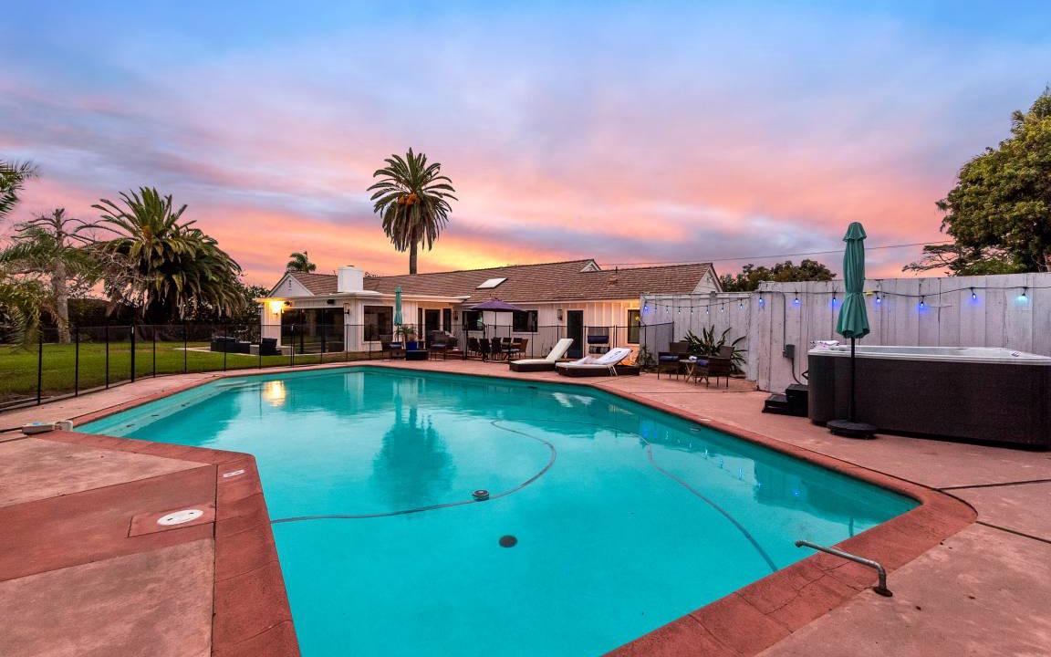 Carlsbad House | 285 m² House ∙ 5 bedrooms ∙ 11 guests