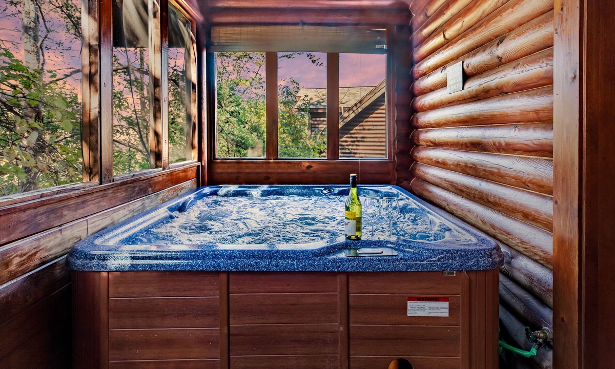 Pigeon Forge Cabin | 2mils Dollywood, Family Resort Pool, HotTub, SL6