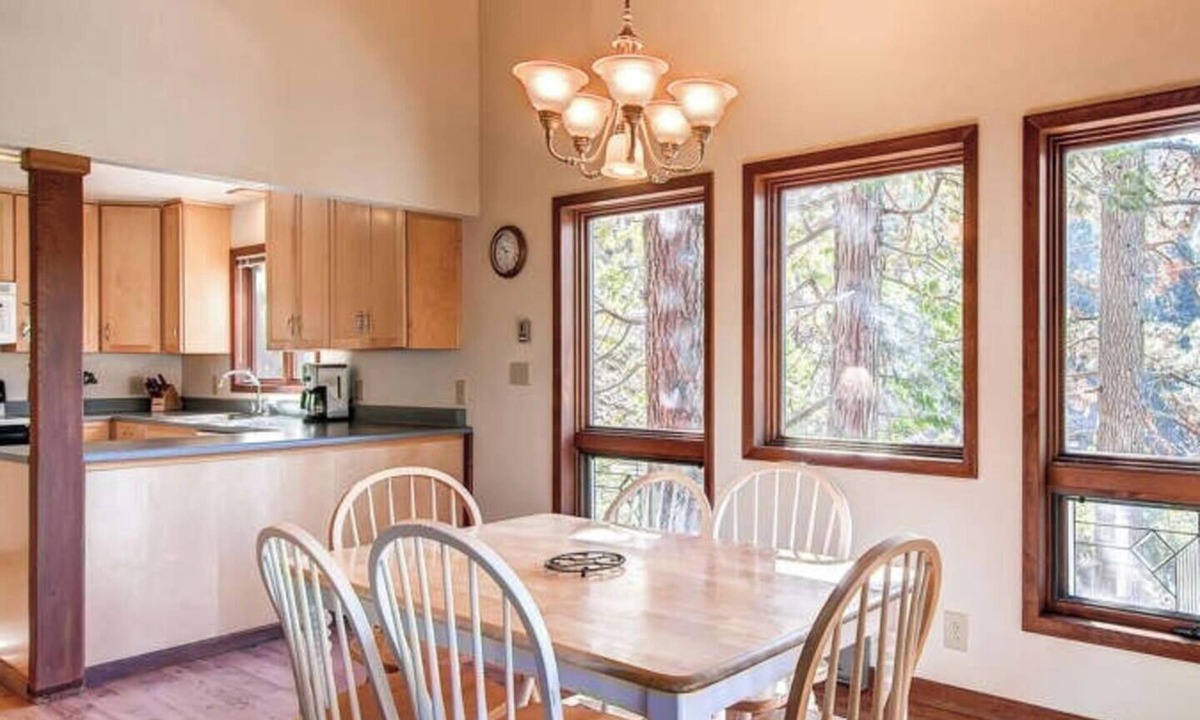 Yosemite West House | 3 Bedroom Cabin in the Woods located in Yosemite Park