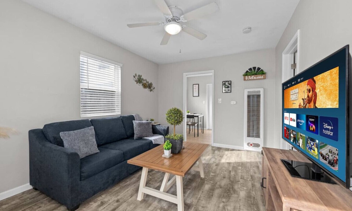 North Park Apartment | 3 Casitas- Lrg Groups North Park