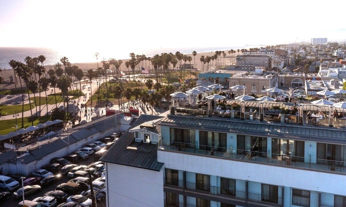 Venice Hotel | 3 Couple Beachside Suite near LAX Minutes from Local Attractions, Free Breakfast