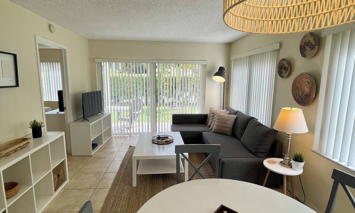 Mission Bay Apartment | 310B - Boca Retreat w/Pool, Parking, Near Evert Tennis & Shops