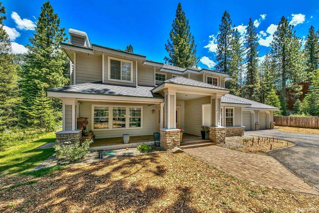 Christmas Valley House | 362 m² House ∙ 4 bedrooms ∙ 8 guests
