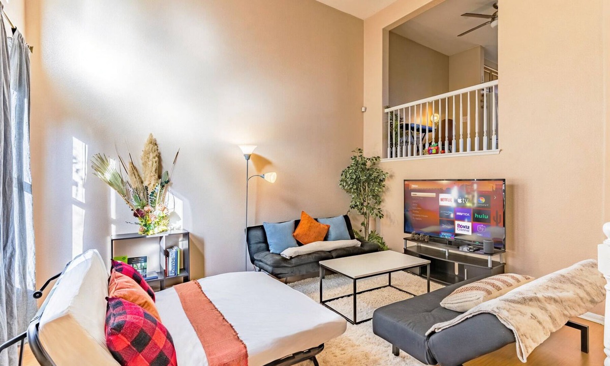 National City House | 3BR/2.5Bth Spacious, Garage 9 Mins to SD Downtown