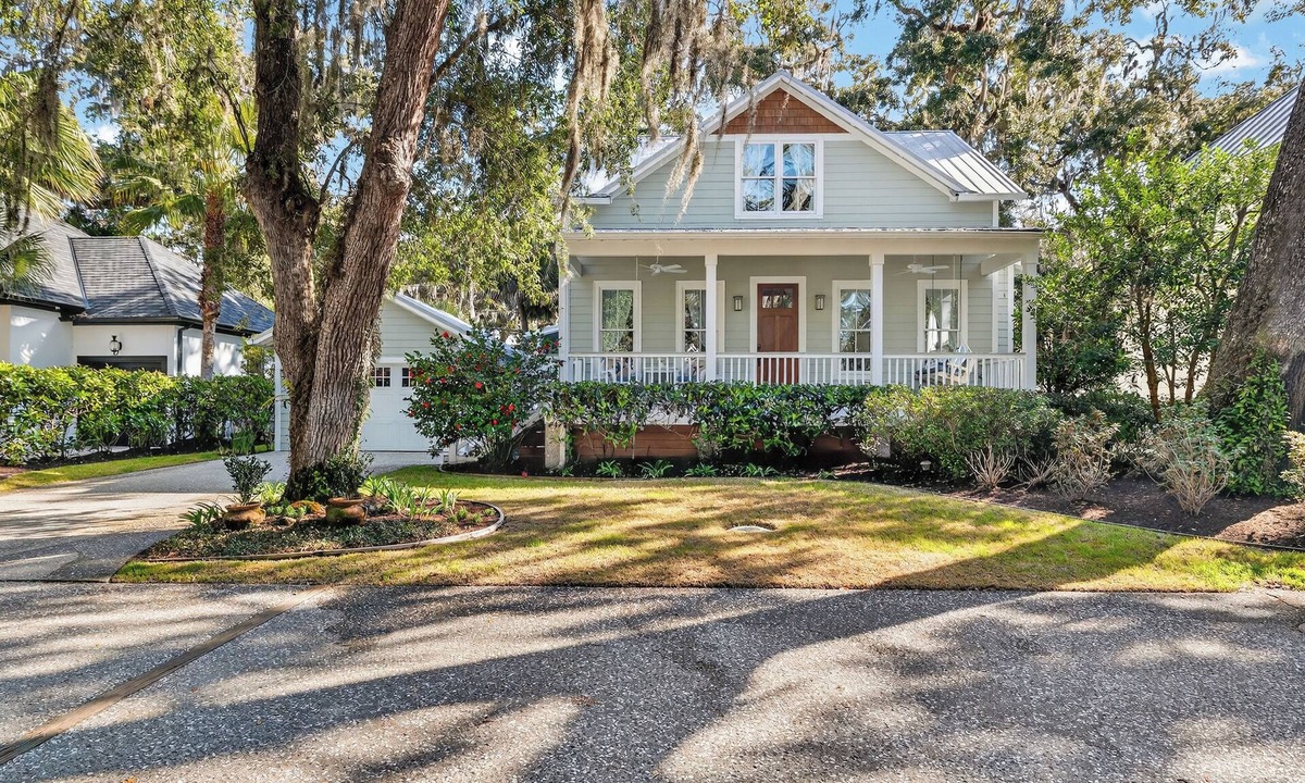 King City House | 4 bedroom 2.5 bath house in the heart of the Pier/Village area