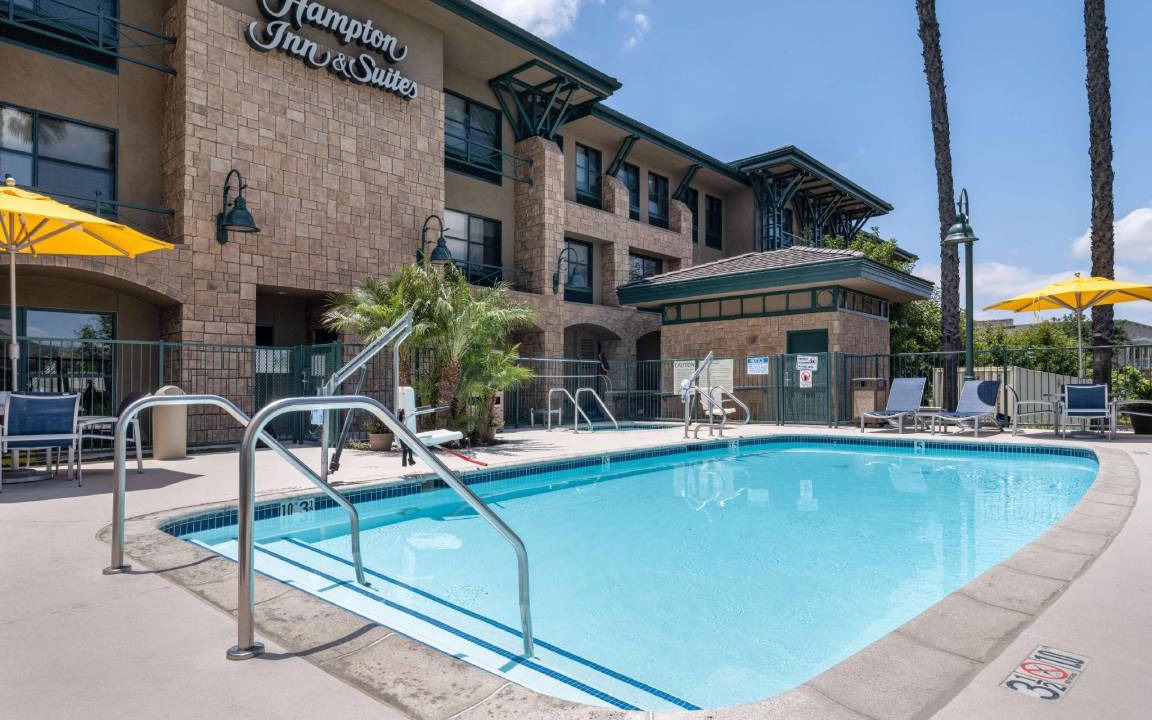 Agoura Hills Hotel | 41 m² Hotel ∙ 127 guests