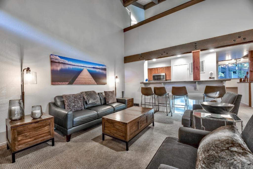 South Lake Tahoe House | 437 Pine Grove