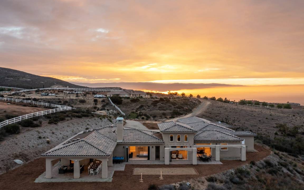 Temecula House | 464 m² House ∙ 9 bedrooms ∙ 18 guests