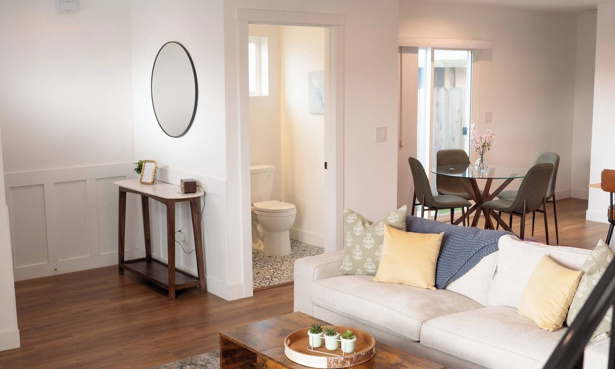 El Rancho House | 4BR Home w EV Charger, Outdoor 75" TV & Backyard Oasis Near Disney, SoFi & more