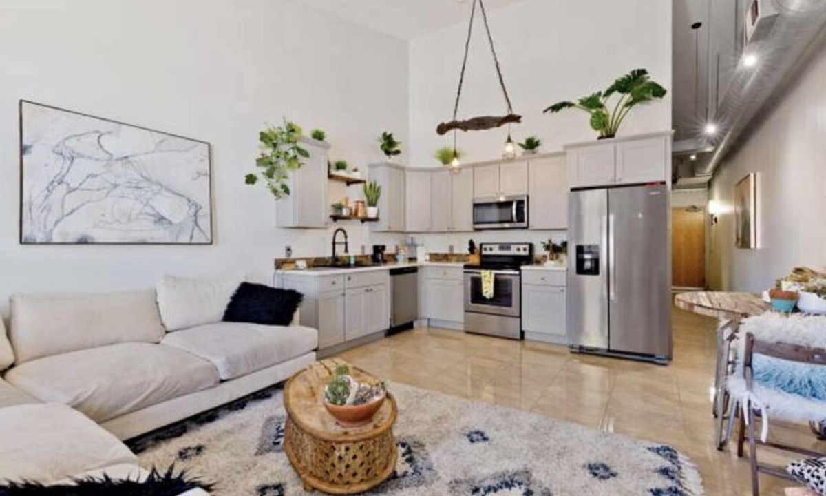 East Village Apartment | 5 Star Boho-Chic apt with parking Gaslamp downtown San Diego. GLAMOROUS! 5207418