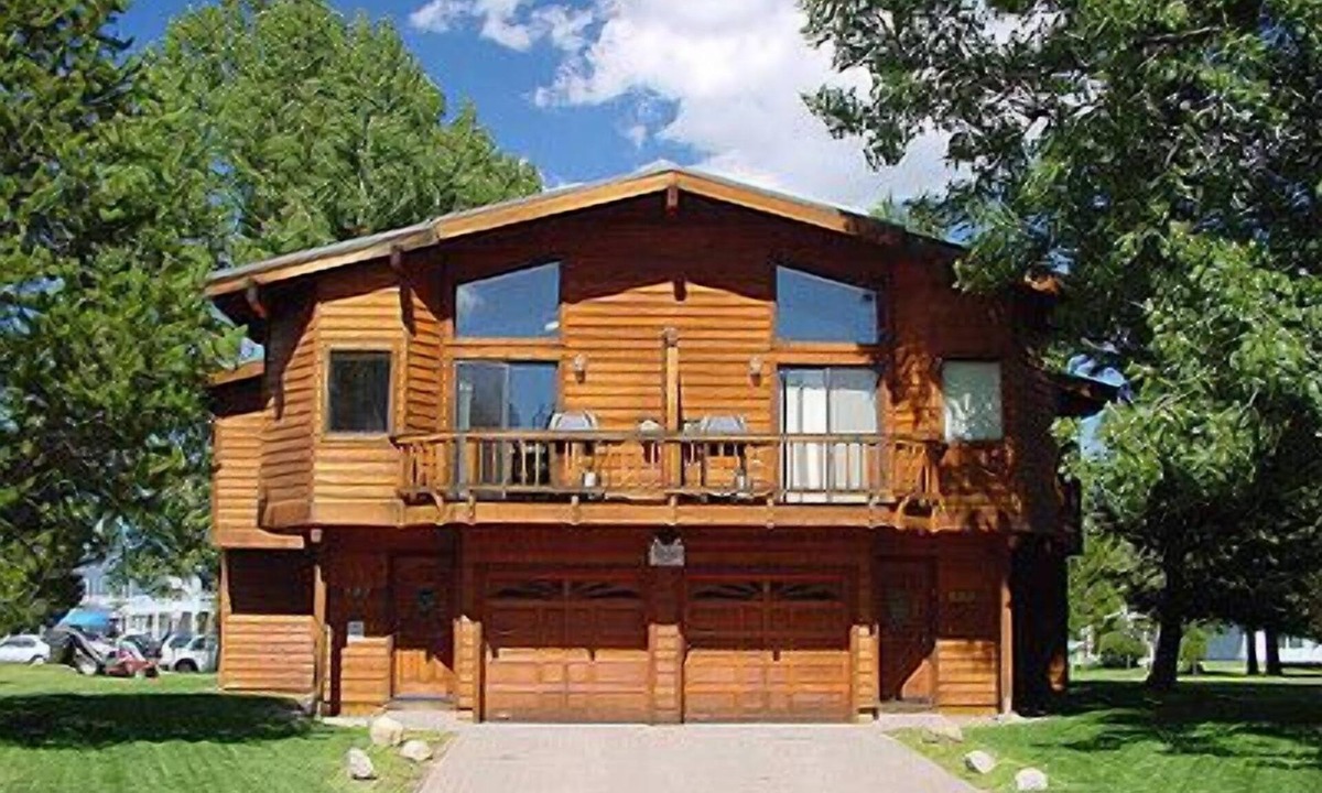 Tahoe Keys Condo | 589 Danube Drive in South Lake Tahoe