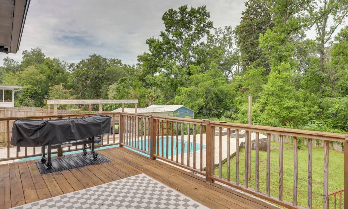 Lakewood House | 6 Mi to Dtwn! Jacksonville Gem w/Outdoor Oasis