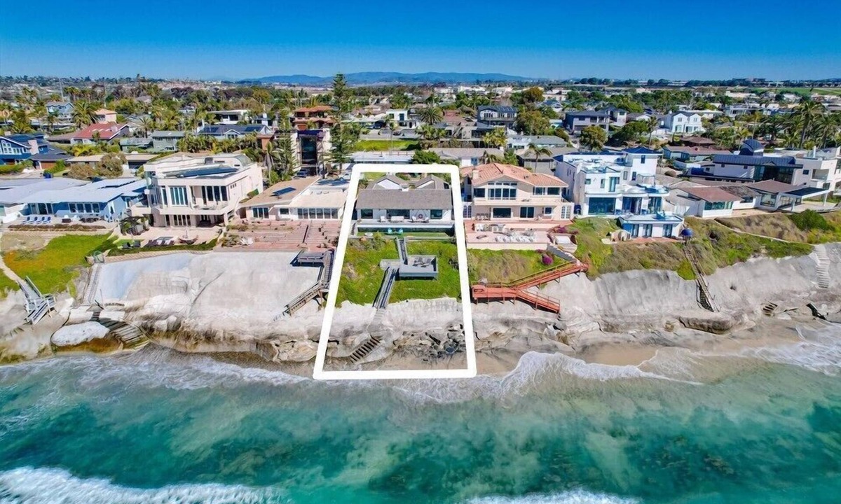 Terramar House | 61' Ocean Frontage * 3 Beachfront Patios * A/C * Direct Beach Access