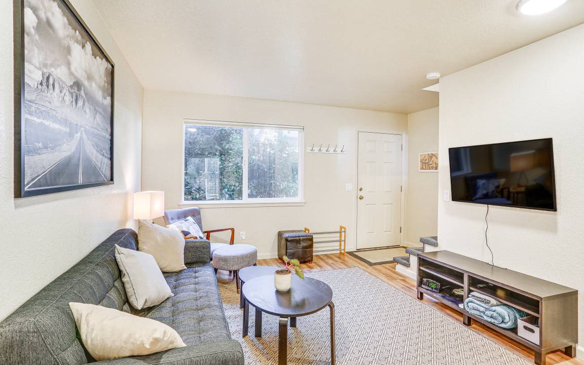 Rohnerville Apartment | 78 m² Apartment ∙ 2 bedrooms ∙ 5 guests