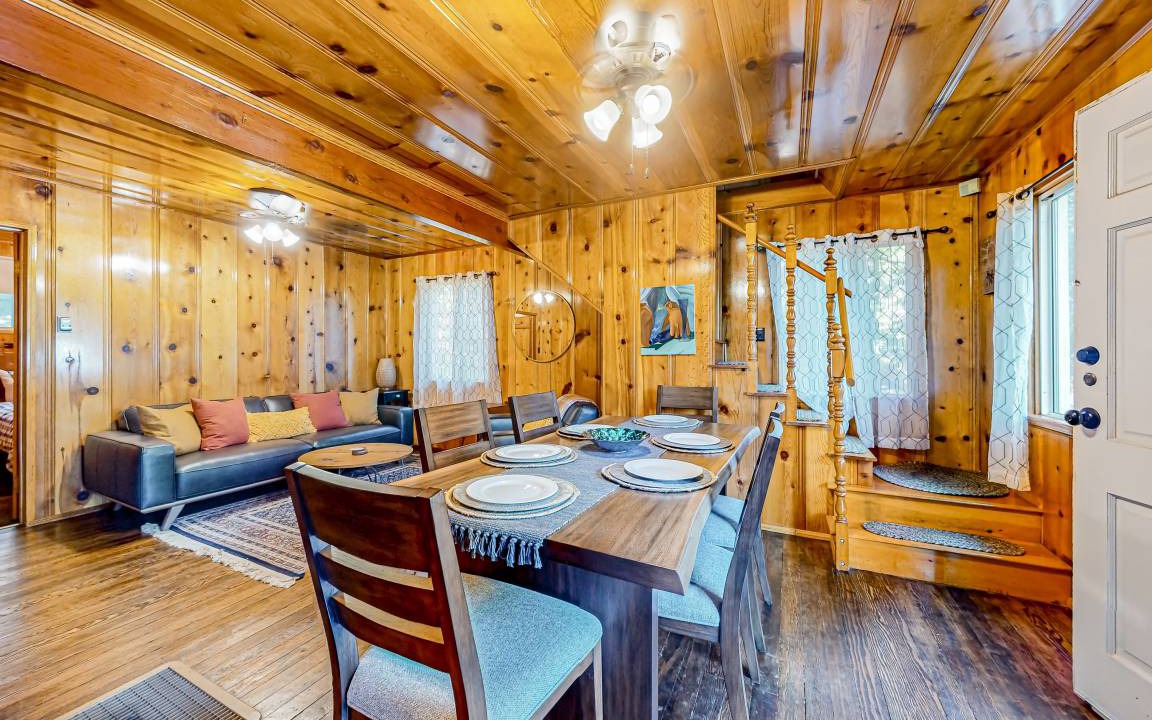 Crestline Cabin | 86 m² Cabin ∙ 1 bedroom ∙ 4 guests