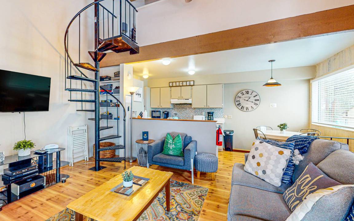Kings Beach Condo | 91 m² Condo ∙ 1 bedroom ∙ 6 guests