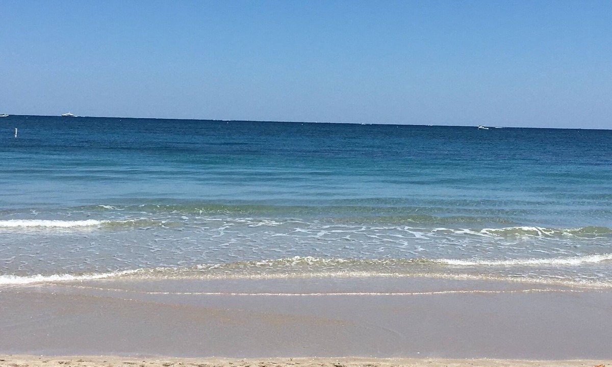 Lauderdale-by-the-Sea Apartment | A LITTLE PIECE OF HEAVEN Beachfront 1480 S Ocean Blvd, Lauderdale By the Sea, FL