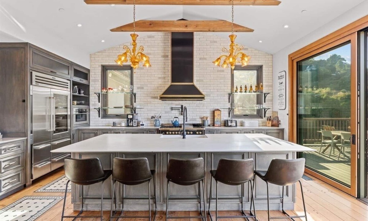 Topanga House | A Topanga 5 Bedroom Estate with sweeping views of lovely Topanga Canyon