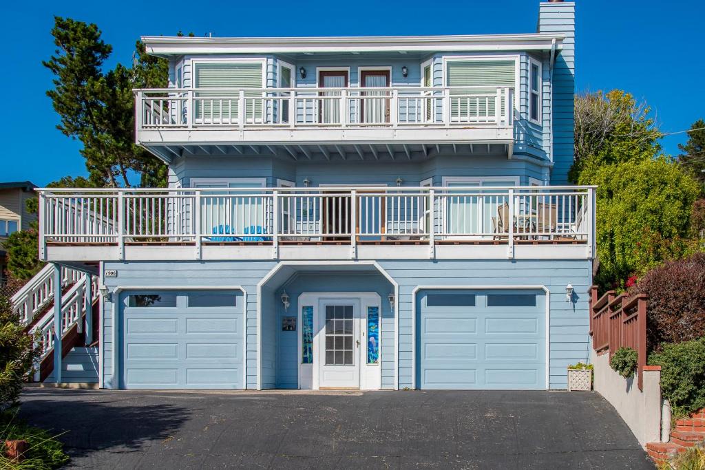 Marine Terrace House | All Decked Out in Cambria