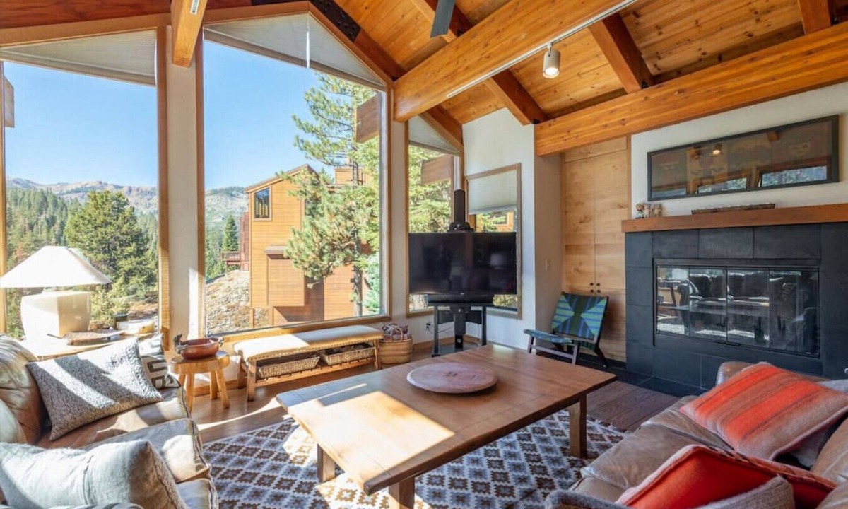 Alpine Meadows House | Alpine Meadows Beauty with 6 BR/6 BA