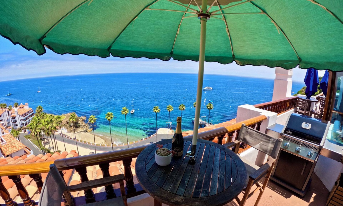 Avalon Villa | Amazing Luxury ocean front Hamilton Cove Villa w/electric cart
