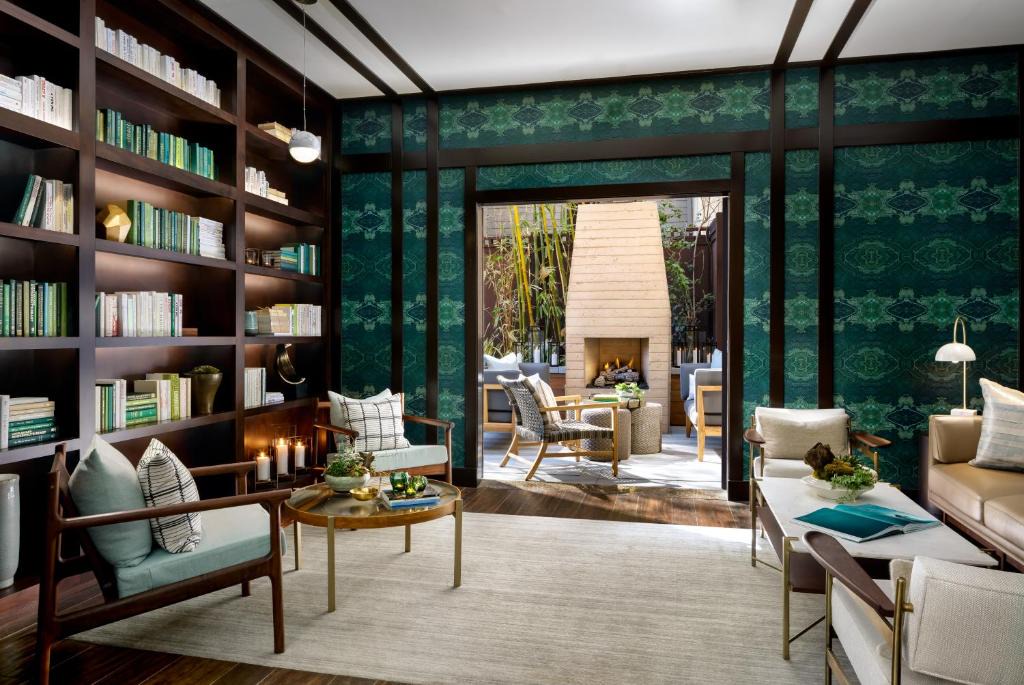 Ambrose Hotel | Mid-City