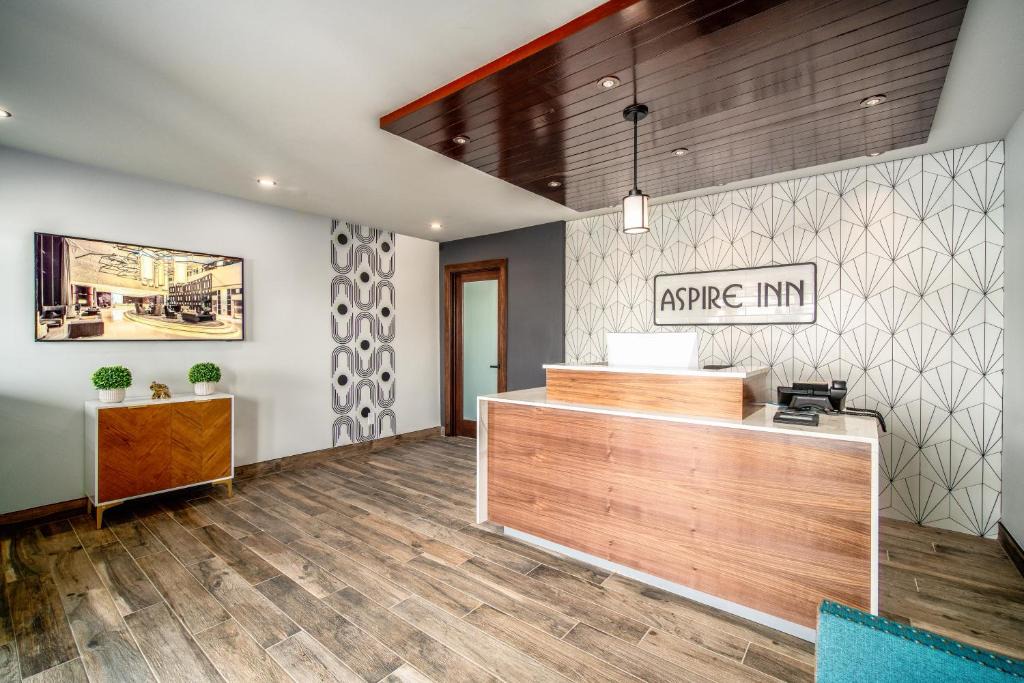 Bellflower Hotel | Aspire Inn Studios & Spas