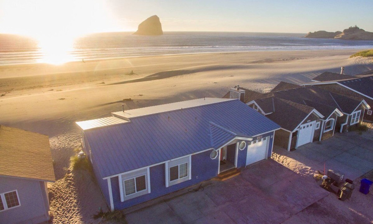 Kiwanda Shores House | At Last, direct beach access, wall of windows.