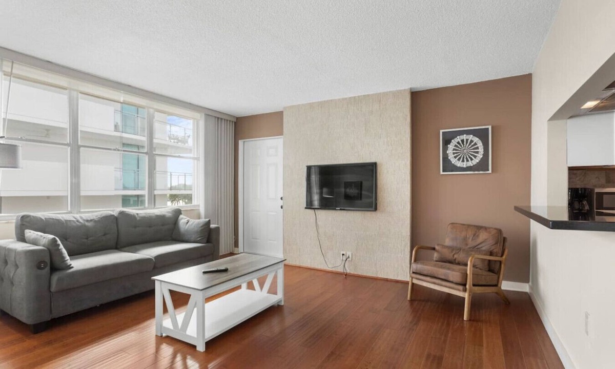 Bay Harbor Islands Apartment | Bay Harbor Sunset Apt 5B